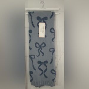 ✨NWT✨ Cupcakes & Cashmere: Decorative Throw- Size 50”x 70”